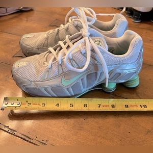 Mint green Swoosh Nike Shox BRS1000 Size 7 EUR 38 z-shocks Running Shoes